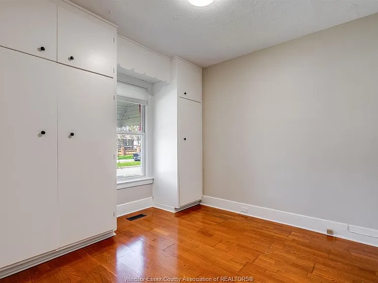 1062 Lena Ave — Photo 10