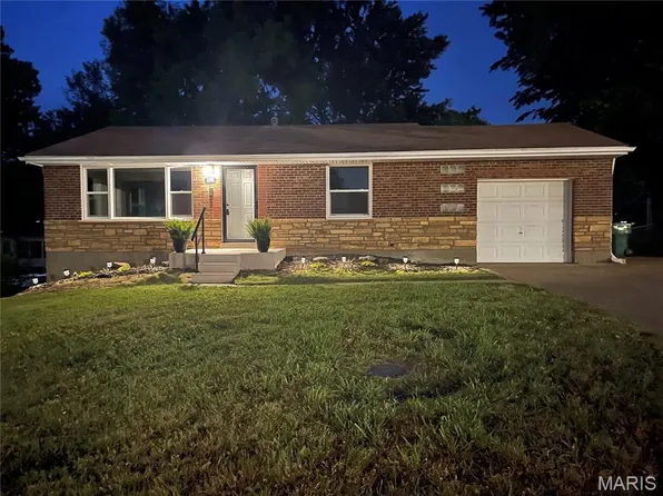 1121 Bosworth Dr, Saint Louis, MO 63137