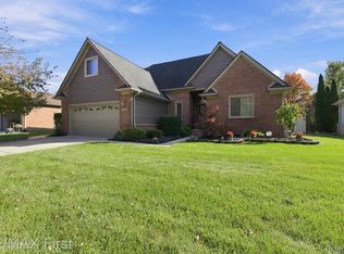 52669 Creekside Dr, Chesterfield, MI 48047