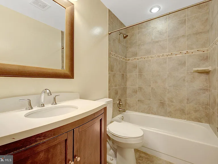 8995 Parliament Dr — Photo 41