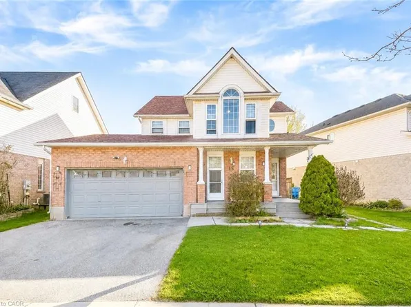 15 Copper Leaf St, Kitchener, ON N2E 3T3