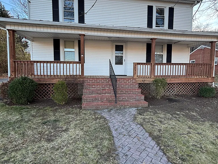 3638 Ventnor Rd SE — Photo 1