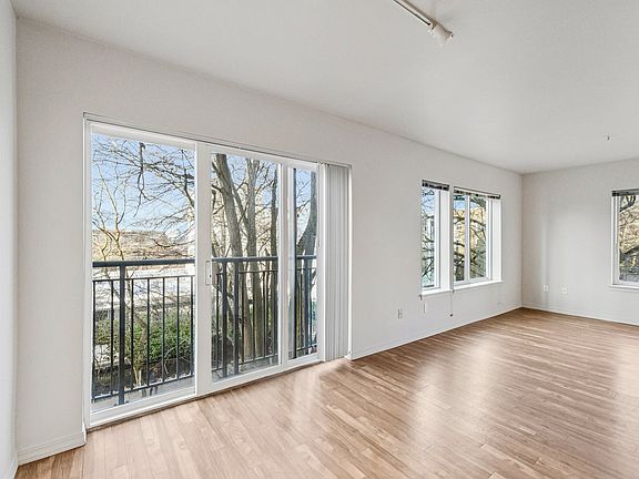 6-web-or-mls-1610 16th Ave unit 13 Seattle-S3112-006