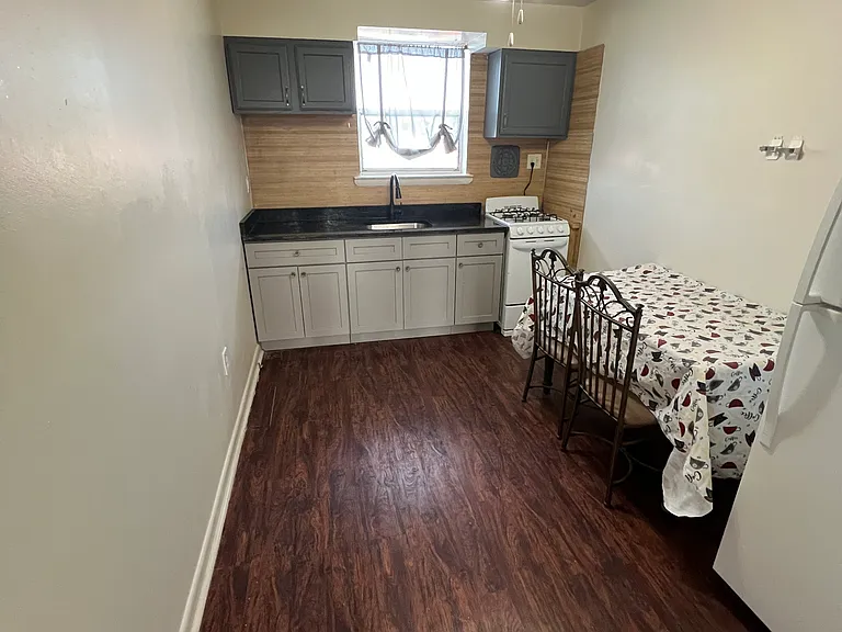 3360 N Howard St #5 — Photo 8