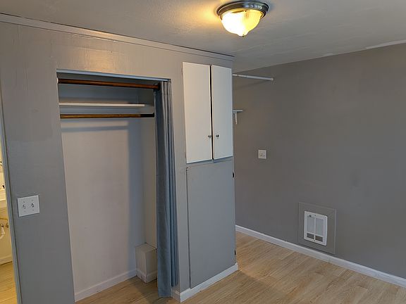 2nd image of 3530 Wallingford Ave N APT 4