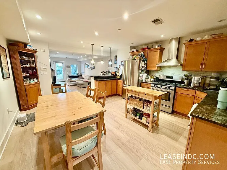 1200 Monroe St NW #A — Photo 9