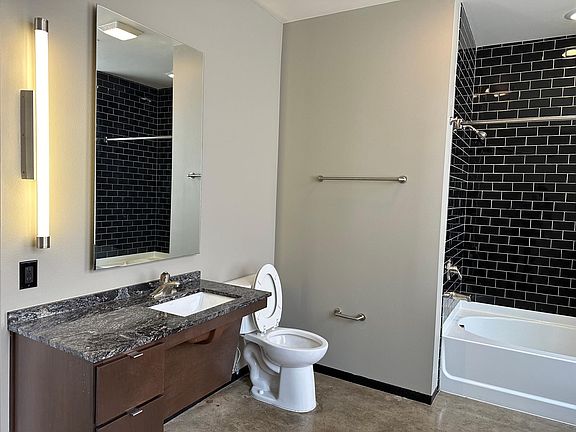 5th image of 1515 Young St #512