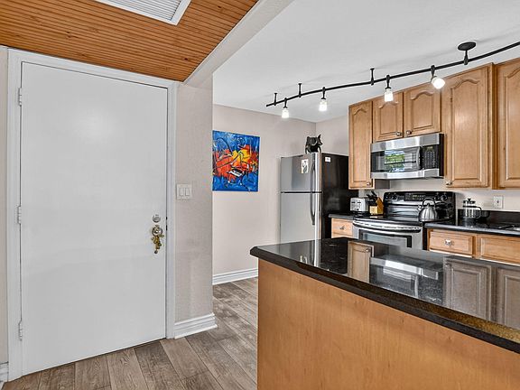 3rd image of 3 Royal Palm Way #102