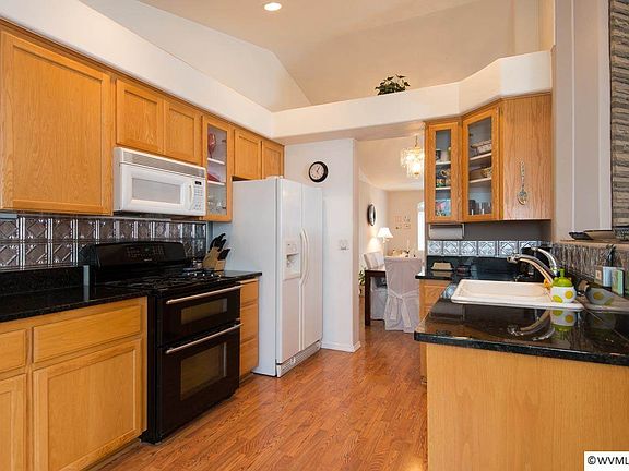 5th image of 2537 Heron Dr