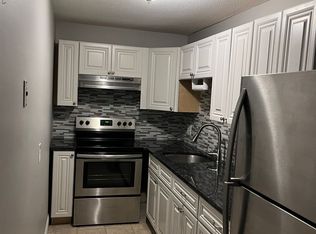 17 Silvestri Cir, Derry, NH 03038