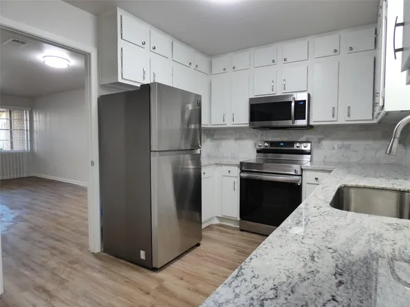 610 Golfview Dr, Richmond, TX 77469