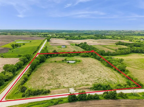 Peru Rd, Peru, IA 50222
