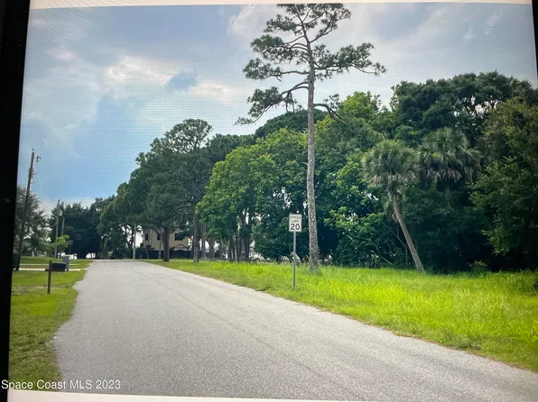 20 Victoria St, Merritt Island, FL 32952