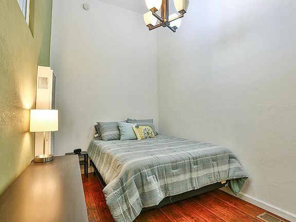 2nd image of 428 N 2nd St #D
