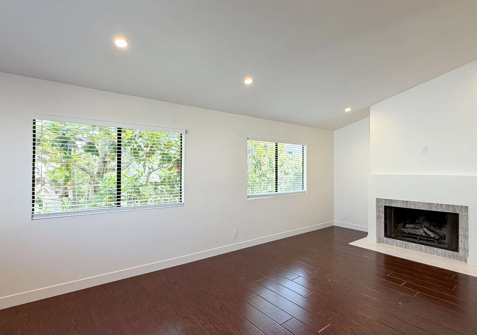 2438 Myrtle Ave — Photo 3