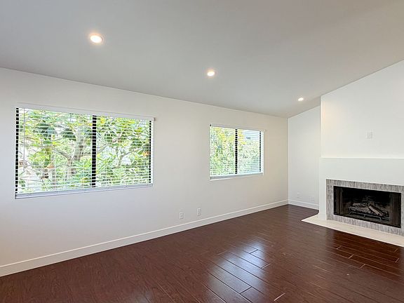 3rd image of 2438 Myrtle Ave #B