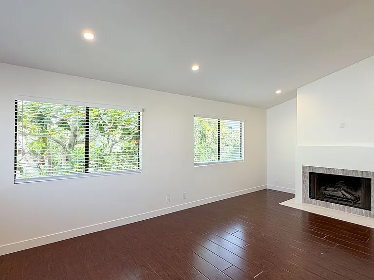 2438 Myrtle Ave — Photo 6