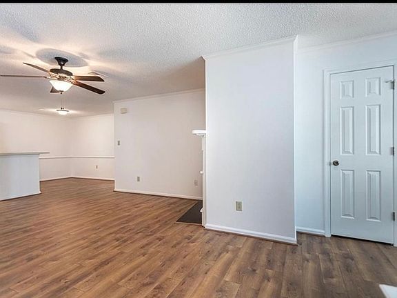 2nd image of 101C Windsor Ln