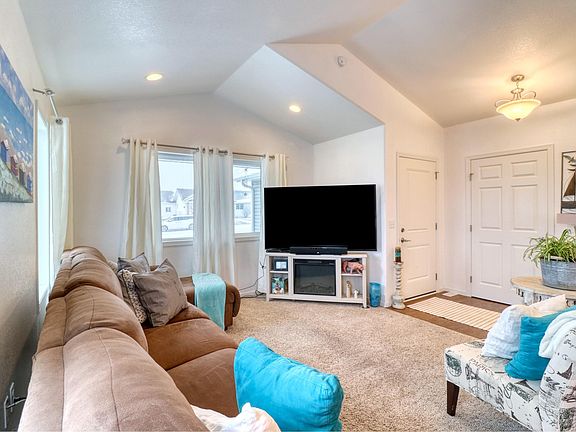 4th image of 2321 Westgate Dr