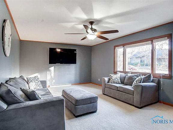 5th image of 20 Tanglewood Ln