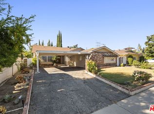 18800 Cohasset St, Reseda, CA 91335