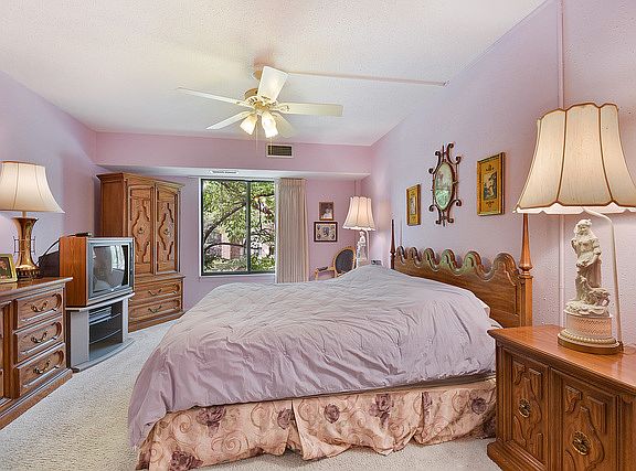 5th image of 3505 Lakeview Dr APT 209