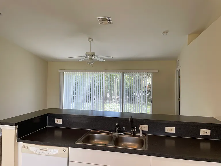 1808 SW 2nd Pl — Photo 11