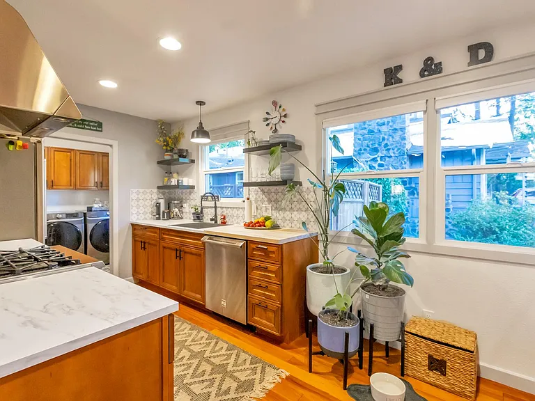 16417 Lake Forest Blvd — Photo 4