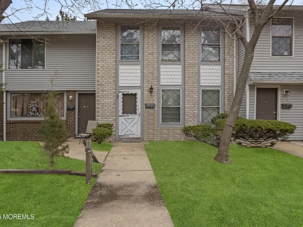 142 Coventry Drive, Lakewood, NJ 08701