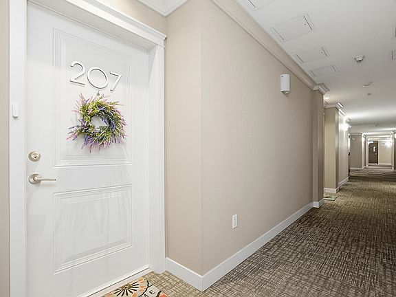 5th image of 45630 Spadina Ave #207