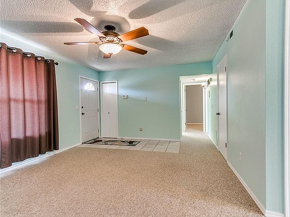 2nd image of 605 N Ramblin Oaks Dr