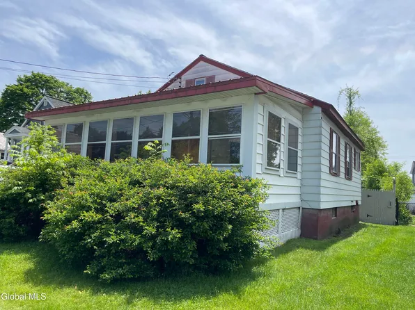 22 3rd Avenue, Hudson Falls, NY 12839