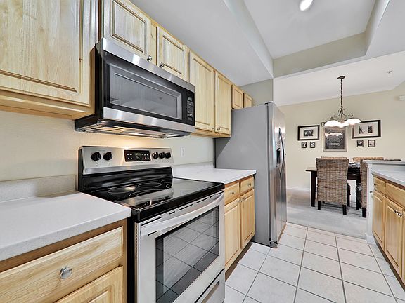 3rd image of 10075 N GATE Parkway #1410