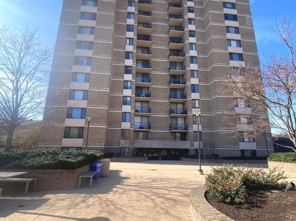 118 Monroe St APT 709, Rockville, MD 20850