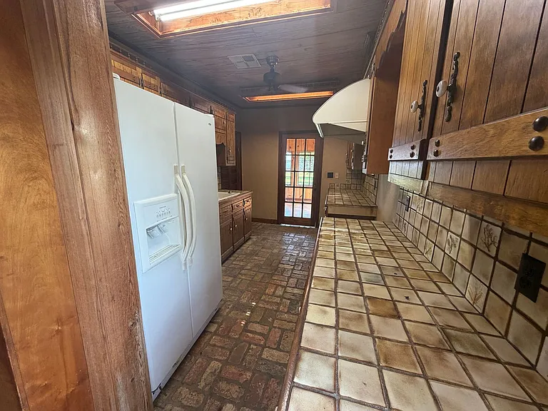 3024 Henderson Bayou Rd — Photo 7