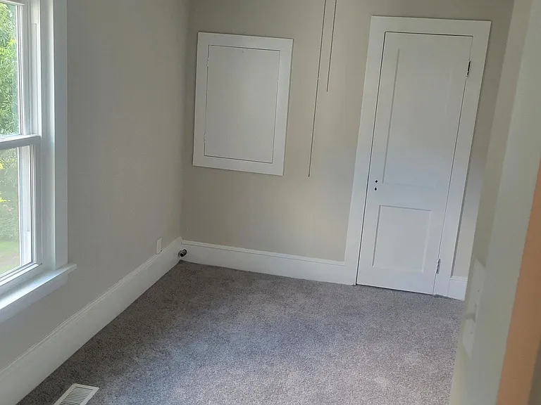 2154 Spencer St — Photo 18