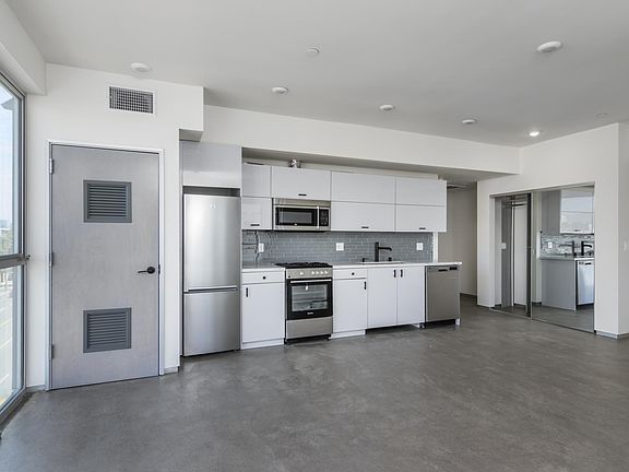 4th image of 11588 W Pico Blvd #Penthouse 1