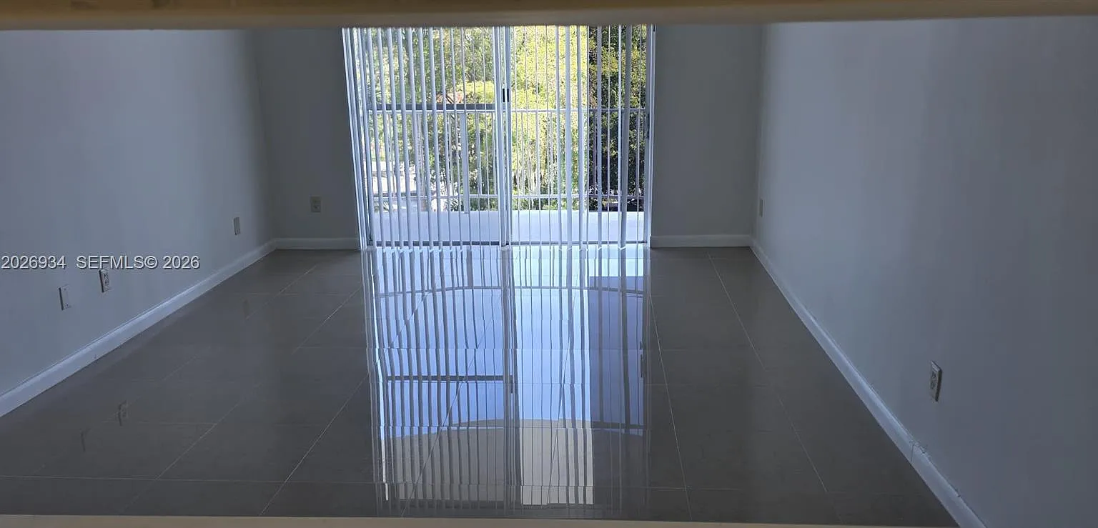 Montecarlo Condo — Photo 2