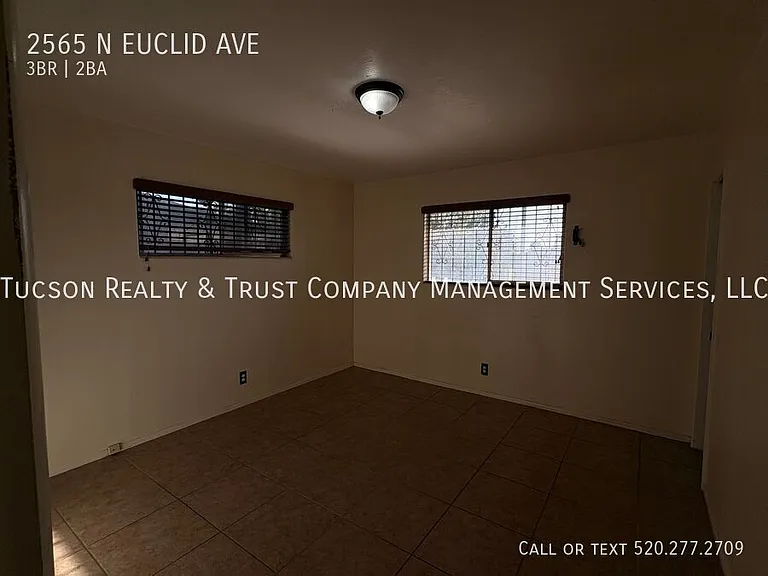 2565 N Euclid Ave — Photo 6