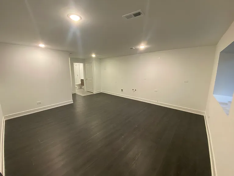 1814 S Throop St #1F — Photo 2