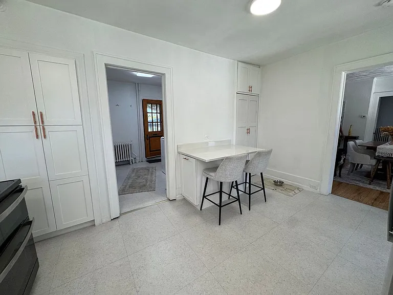105 W Houghton Ave — Photo 16