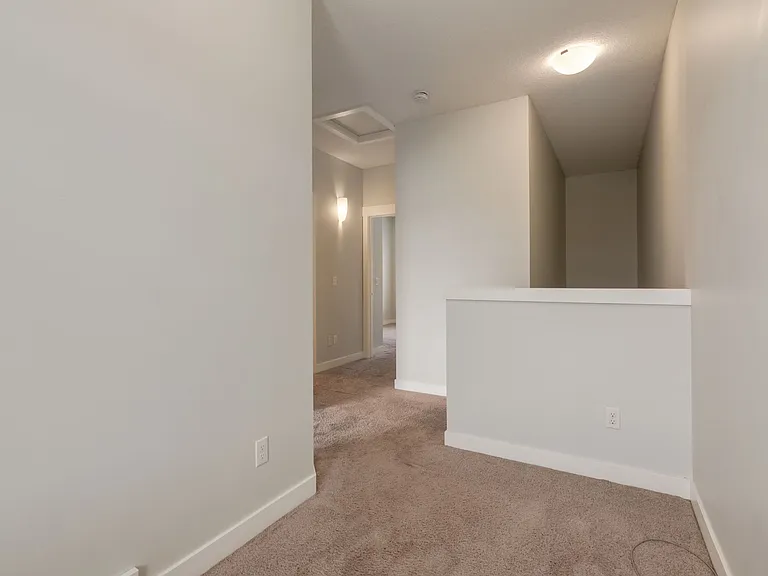 W Skyview Point Pl NE — Photo 8