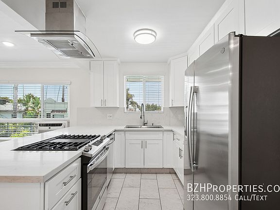 5th image of 1215 N Hayworth Ave APT 206