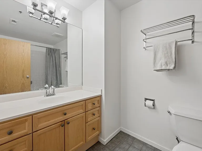 3151 N Lincoln Ave #304 — Photo 4