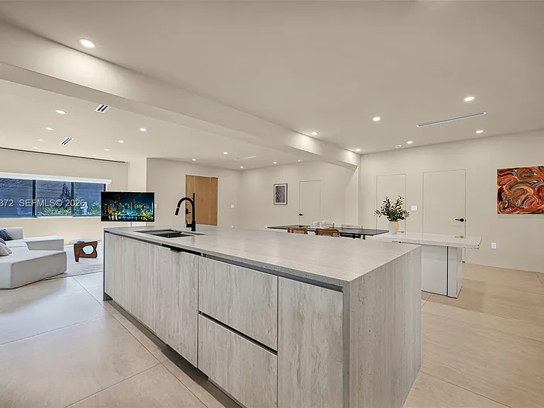 4721 NW 6th Ave — Photo 30