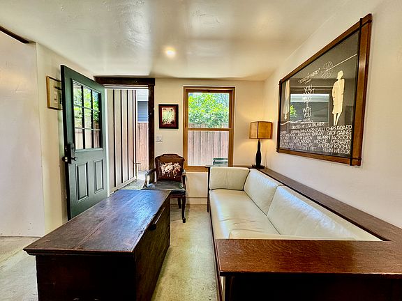 3rd image of 1413 Tainter St #B