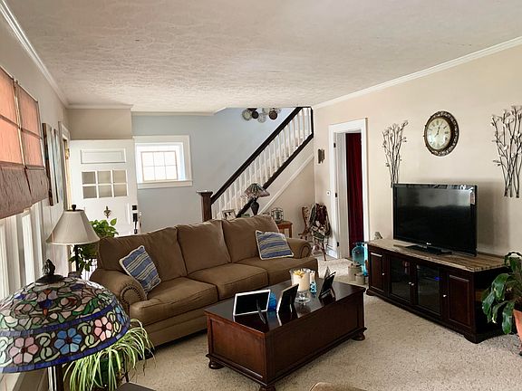 4th image of 837 Crescent Dr