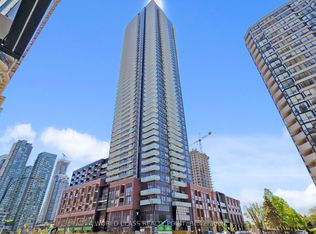 430 Square One Dr #4503, Mississauga, ON L5B 0E2