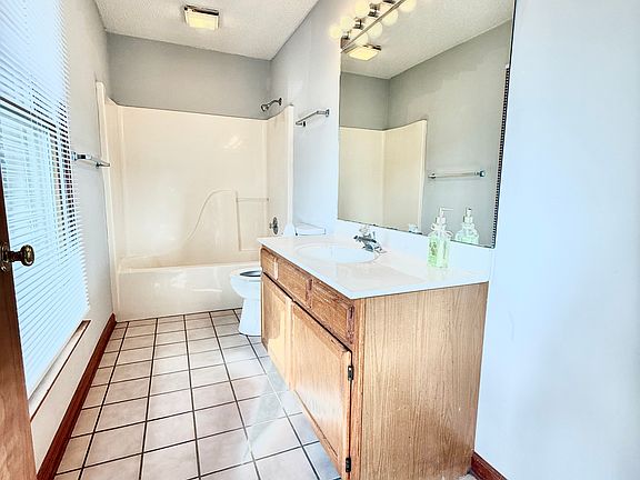 2nd image of 105 Mountain View Dr #B