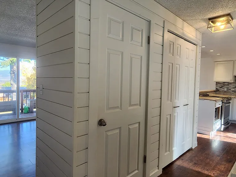 2215 E Vista Dr — Photo 12